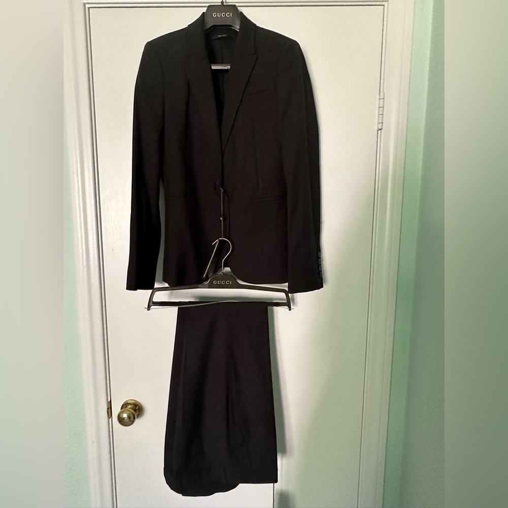 Gucci Women's Complete Black Suit (Jacket + Pants)
